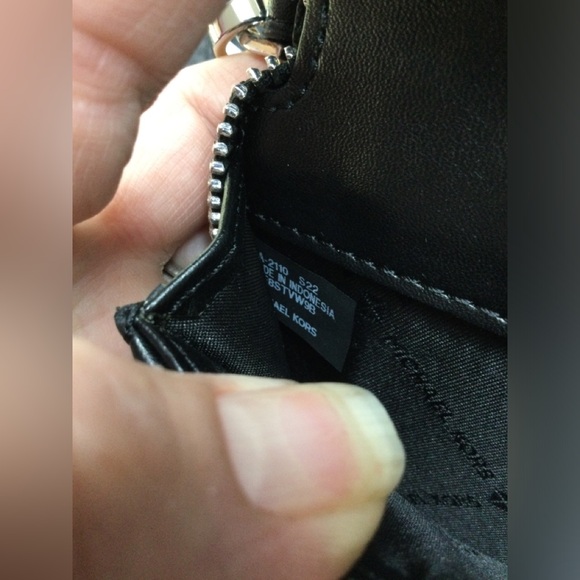 Michael  Kors Purse and Wallet. Black - Picture 13 of 16